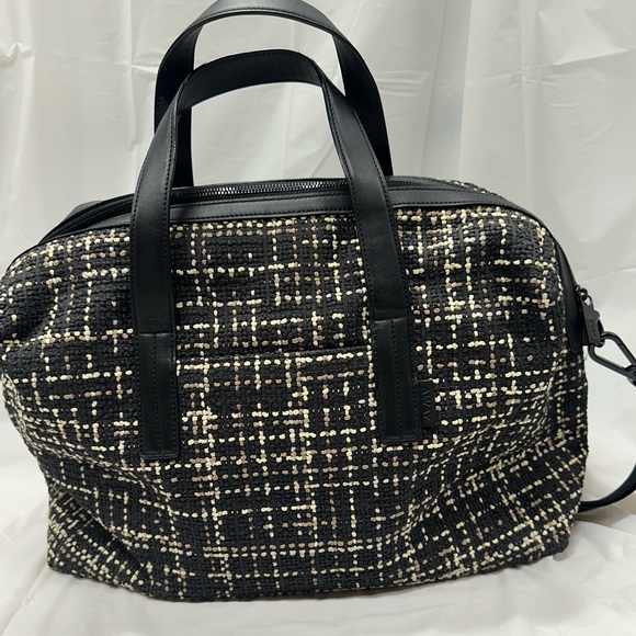 Away Black & White Women Bag Carry On 16 inches - Picture 4 of 14